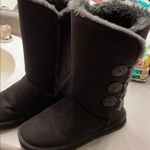 Tall Black Ugg’s